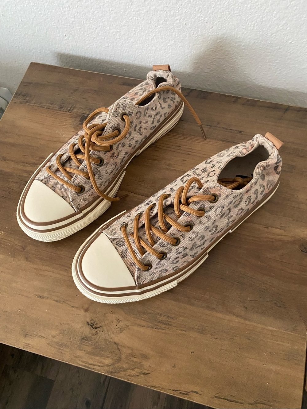 Women’s Casual Leopard Print Canvas Sneaker in Beige